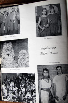 Description: C:\Websites\RoswellHigh1961\yearbook\pg46-4517_small.jpg